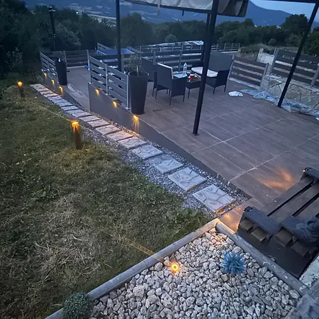 Elatovillage
